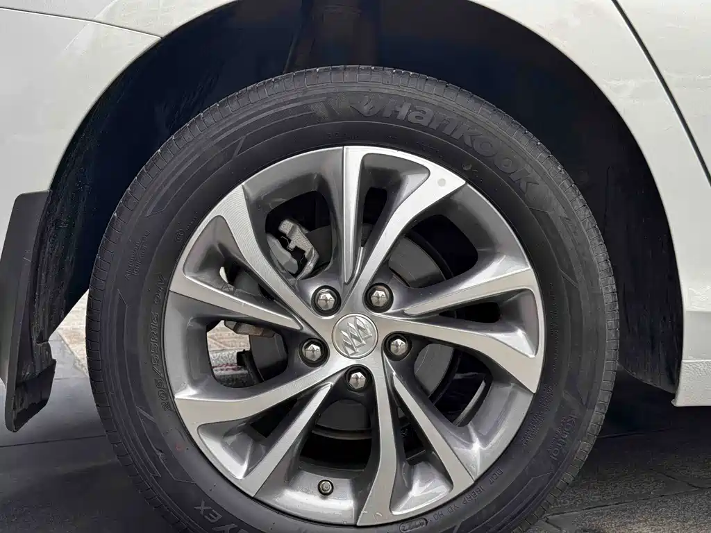 Buick Verano — миниатюра 14