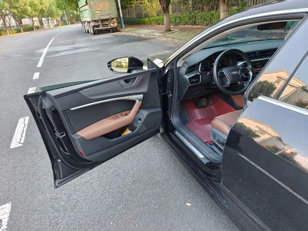 Audi A7L — миниатюра 7