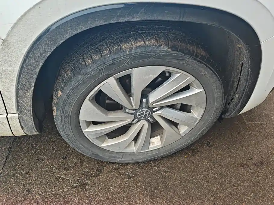 Volkswagen X — миниатюра 6