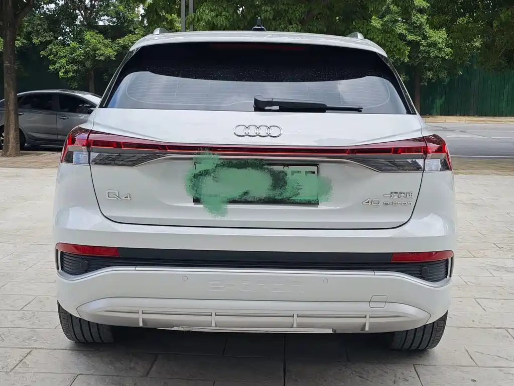 Audi Q4 e-tron — миниатюра 8