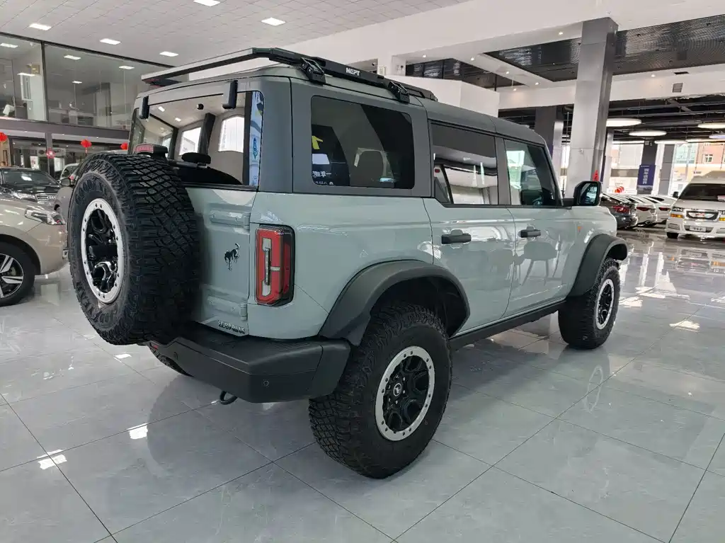 Ford Bronco — миниатюра 8
