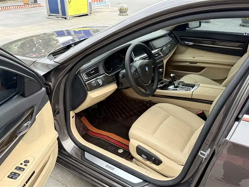 BMW 7 Series 7 2013 730Li Lead