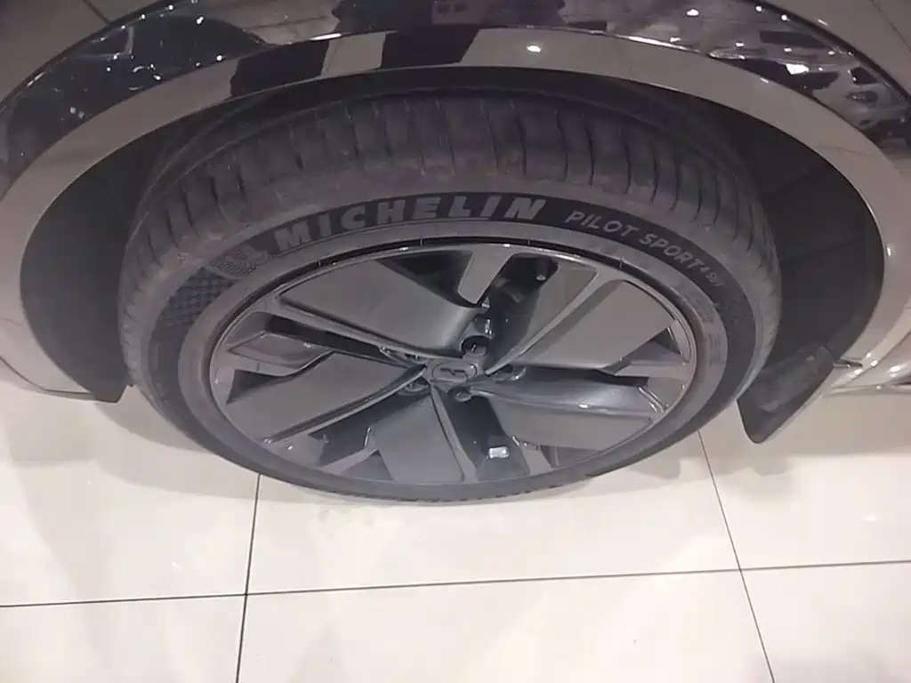 Li Auto Li L8 — миниатюра 23