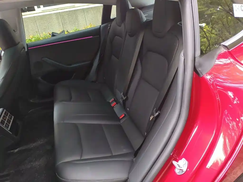 Tesla Model 3 — миниатюра 17