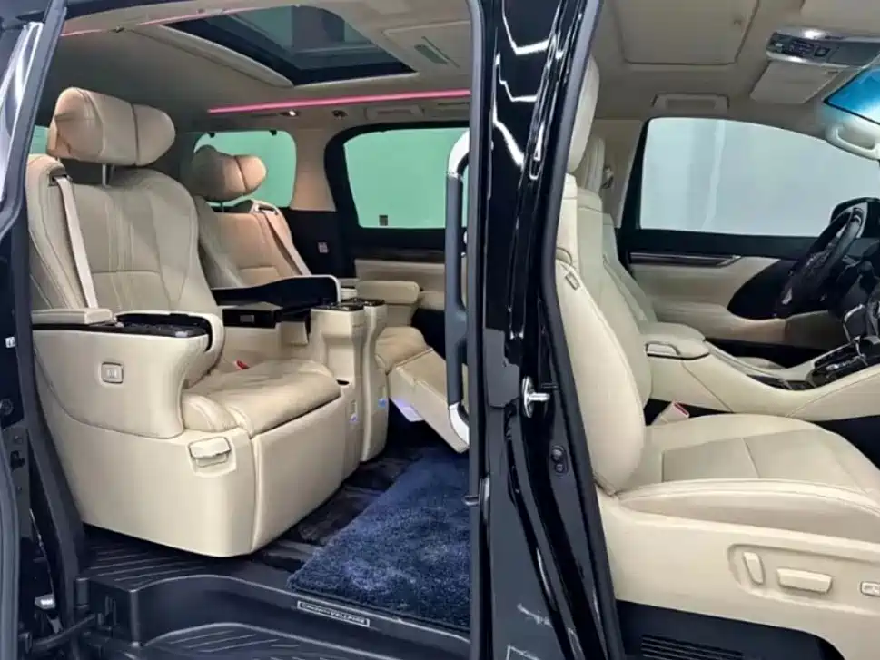 Toyota Vellfire — миниатюра 4