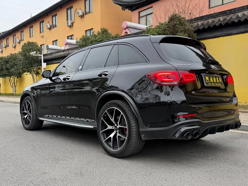 MERCEDES-BENZ GLC AMG