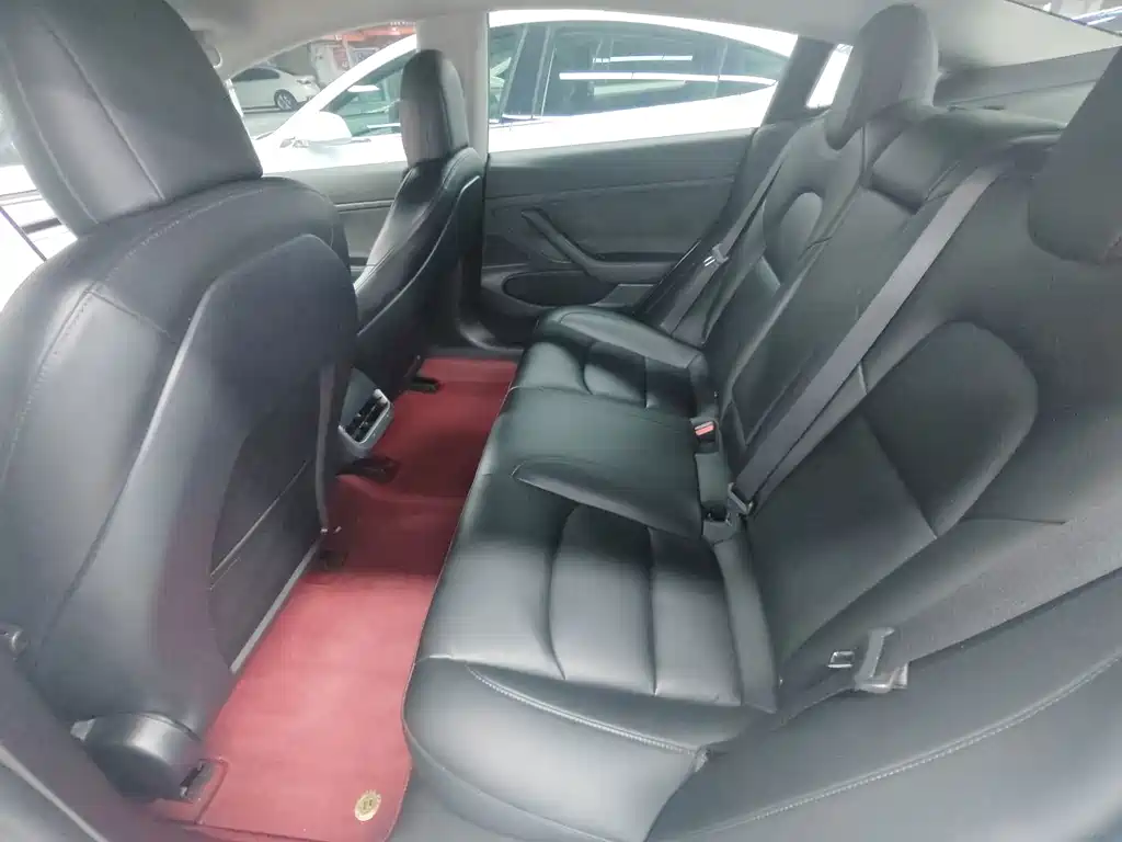 Tesla Model 3 — миниатюра 9
