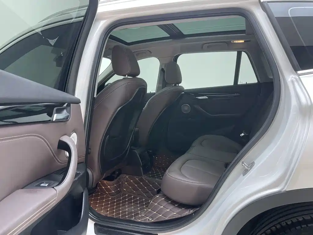 BMW X1 — миниатюра 14