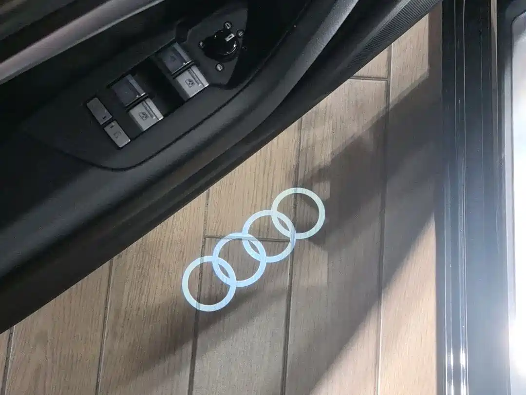 Audi A6L id 4515318 из Китая 12