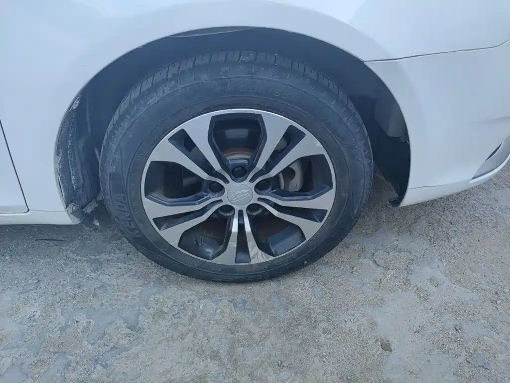 Geely Emgrand — миниатюра 8