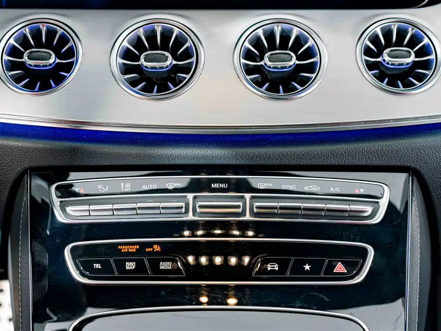 Mercedes-Benz E-Class (Import) — миниатюра 11