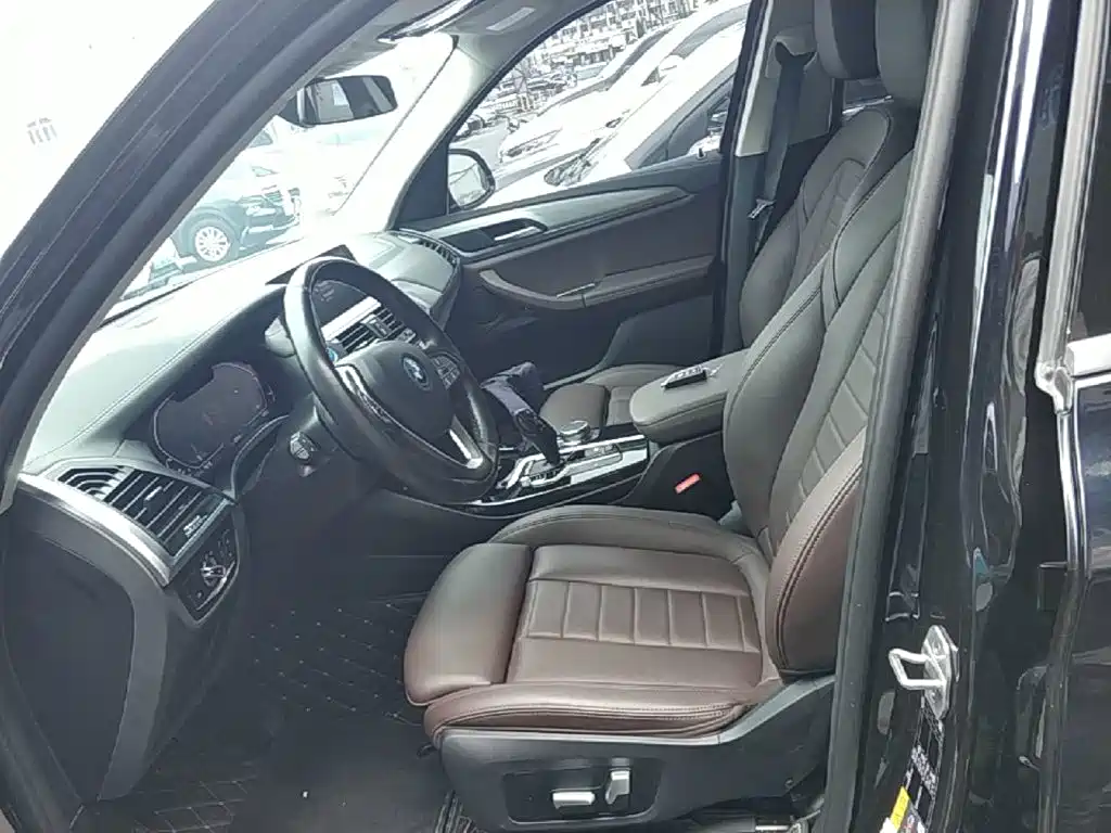 BMW iX3 — миниатюра 15