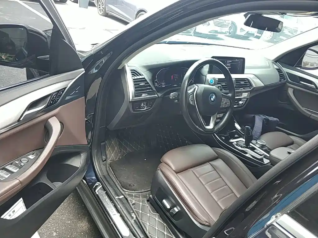 BMW iX3 — миниатюра 16