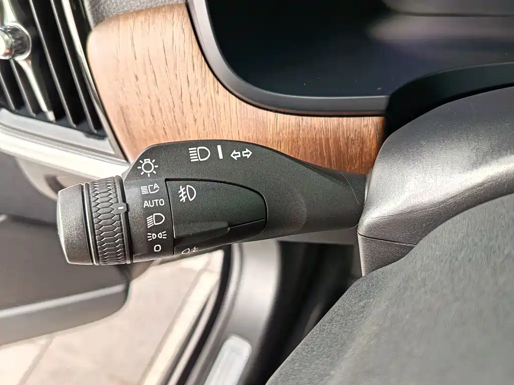 Volvo S90 2022 — фото 15