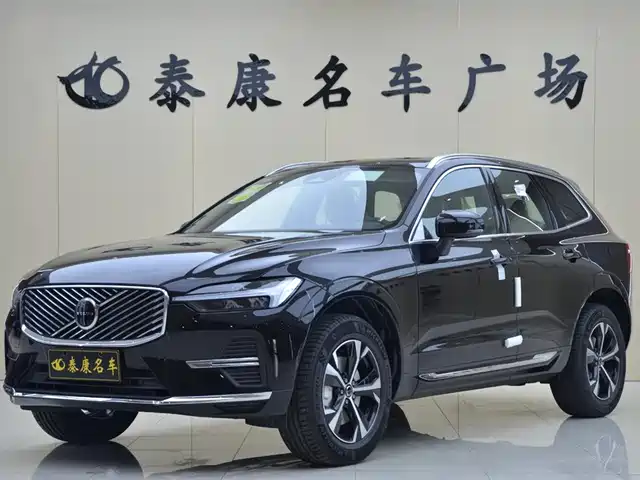 VOLVO XC60 2025