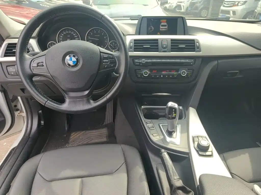 BMW 3 Series — миниатюра 10