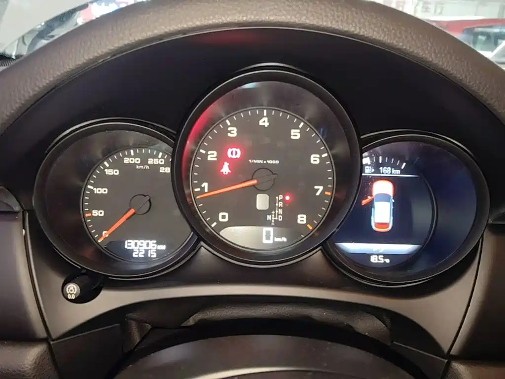 Porsche Macan — миниатюра 12
