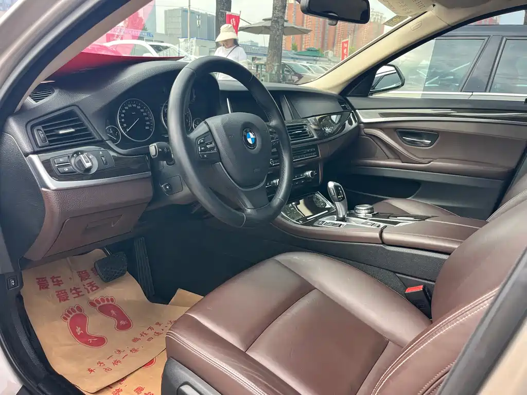 BMW 5 Series — миниатюра 4