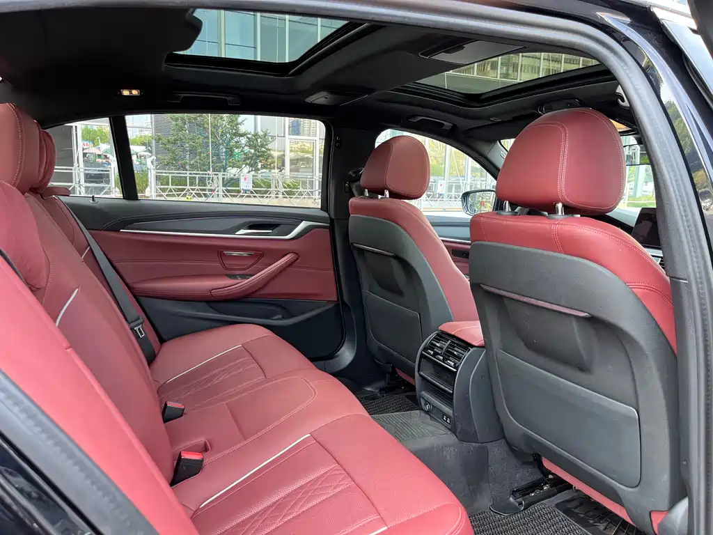 BMW 5 Series — миниатюра 18