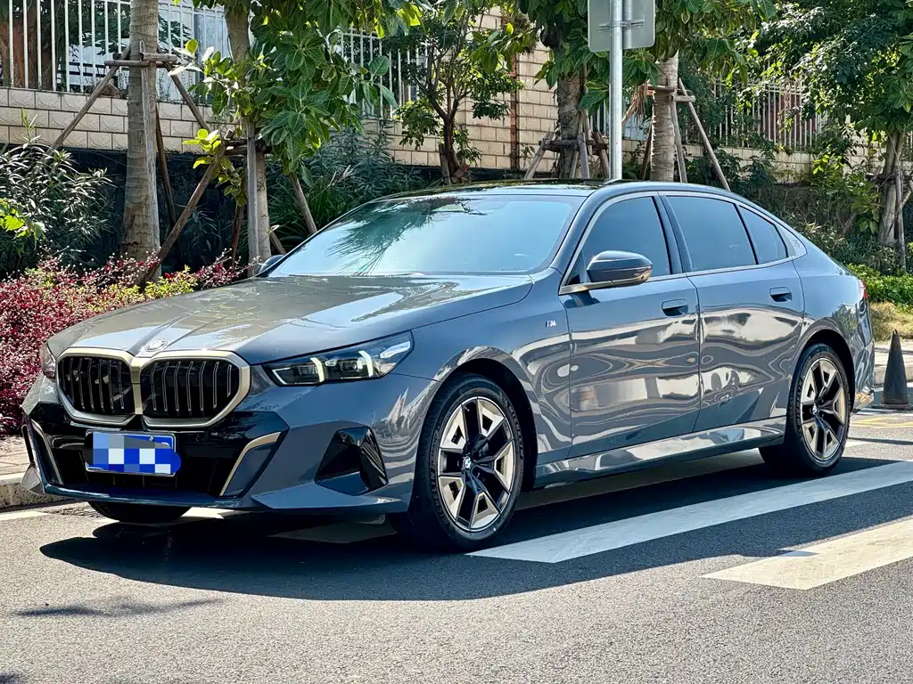 BMW 5 Series 2024