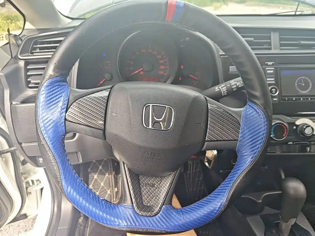 Honda Fit — миниатюра 11