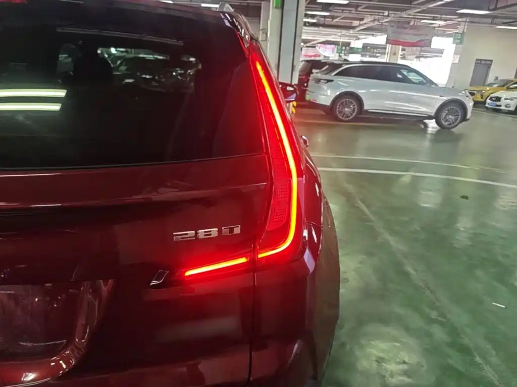 Cadillac XT4 — миниатюра 8