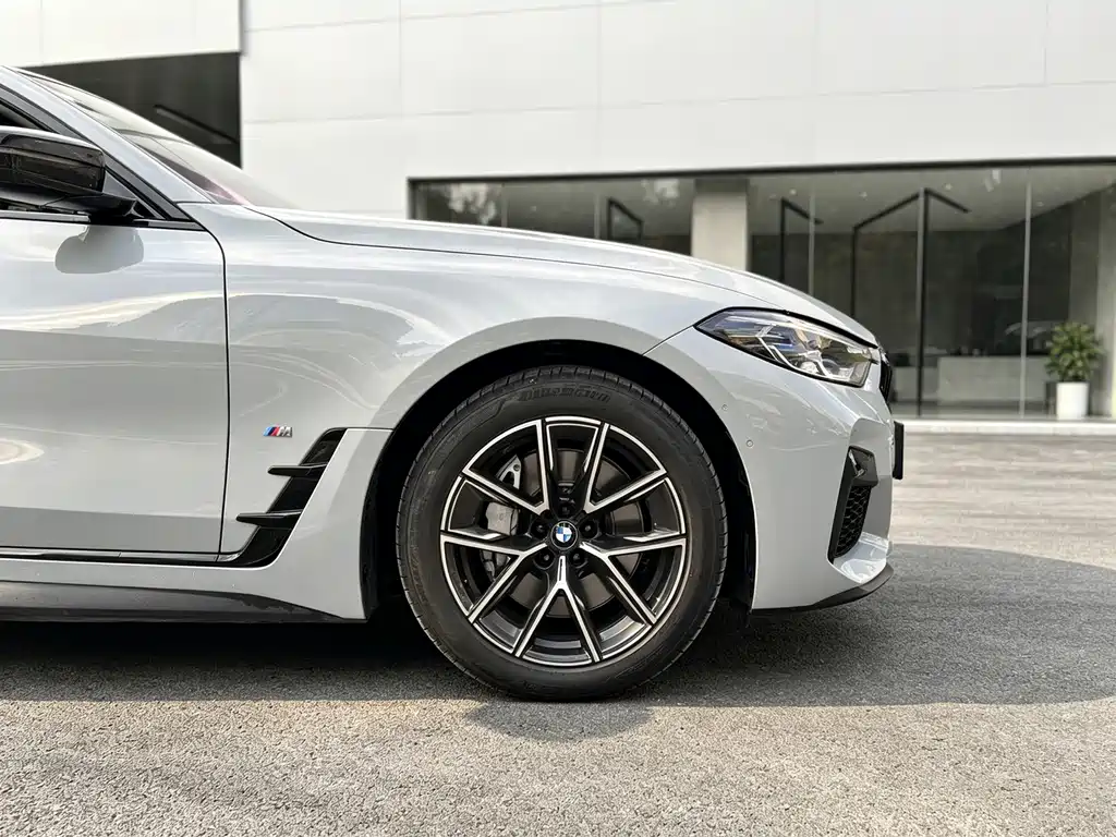 BMW i4 — миниатюра 17