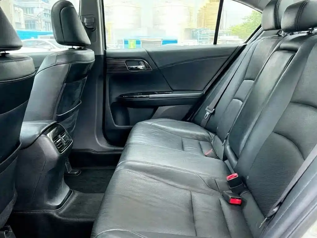 Honda Accord — миниатюра 7