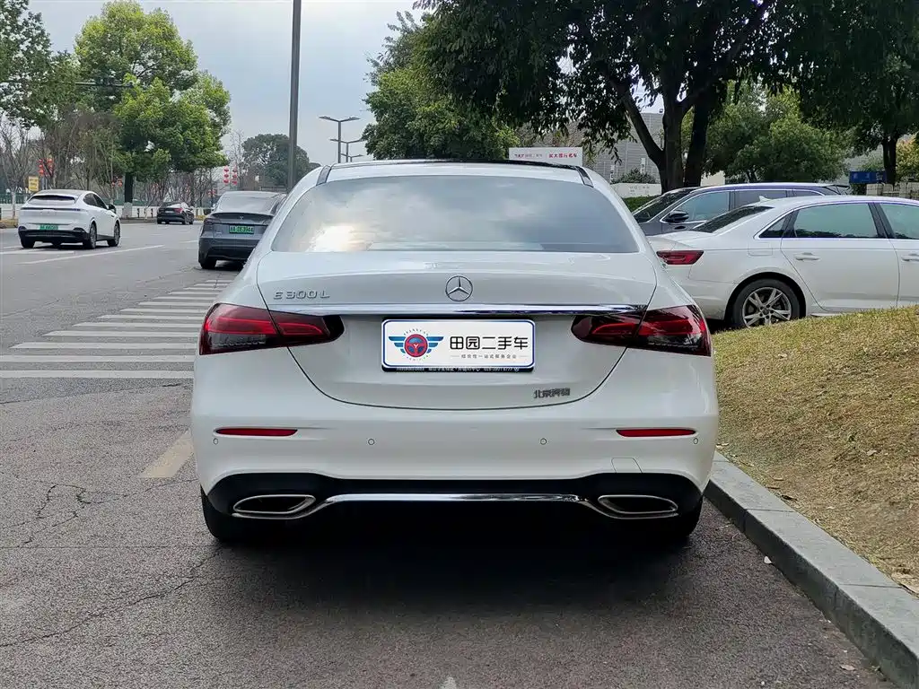 MERCEDES-BENZ E CLASS