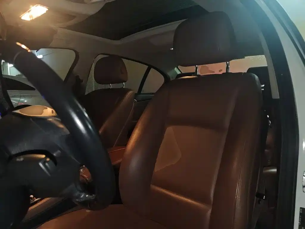 BMW 5 Series — миниатюра 16