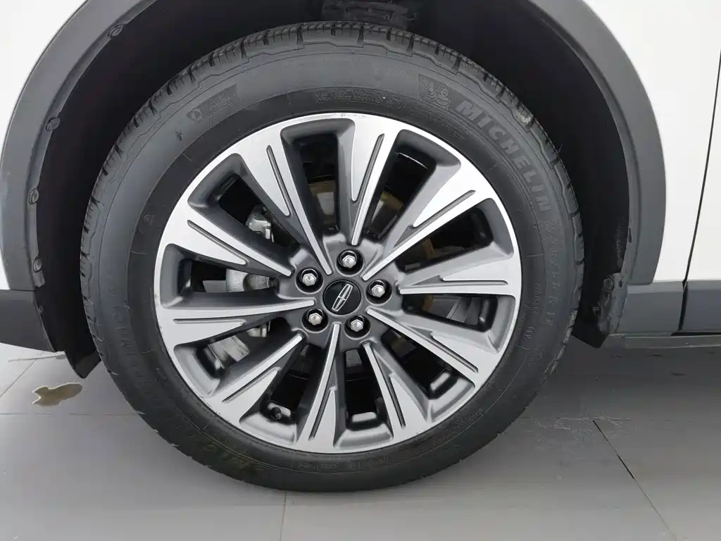 Lincoln Corsair — миниатюра 17