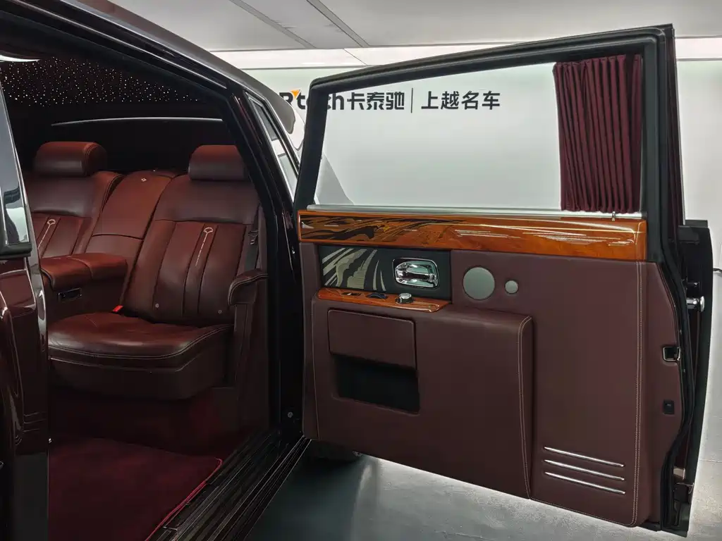 Rolls-Royce Phantom — миниатюра 20