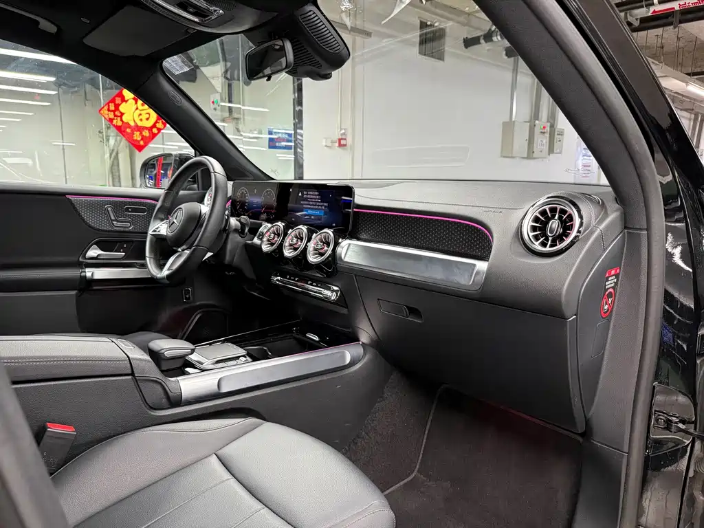 Mercedes-Benz GLB — миниатюра 14