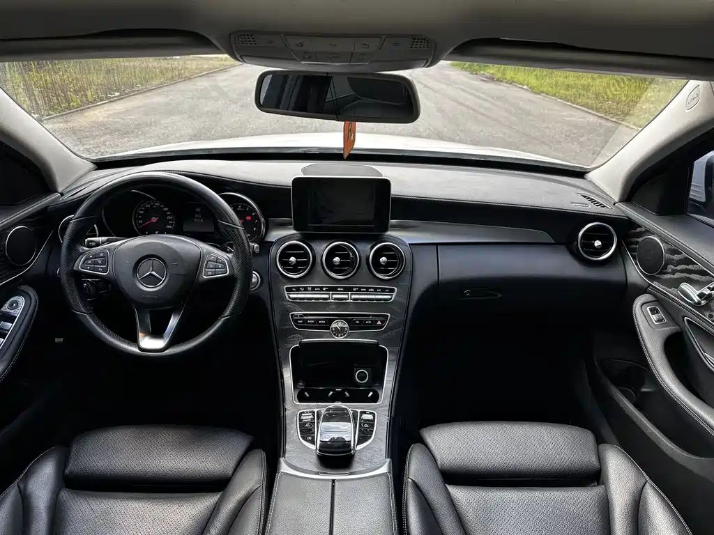 Mercedes-Benz C-Class — миниатюра 10