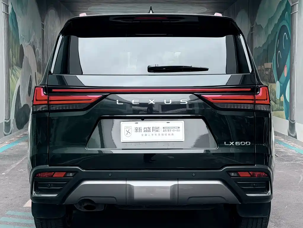 Lexus LX 2023 600