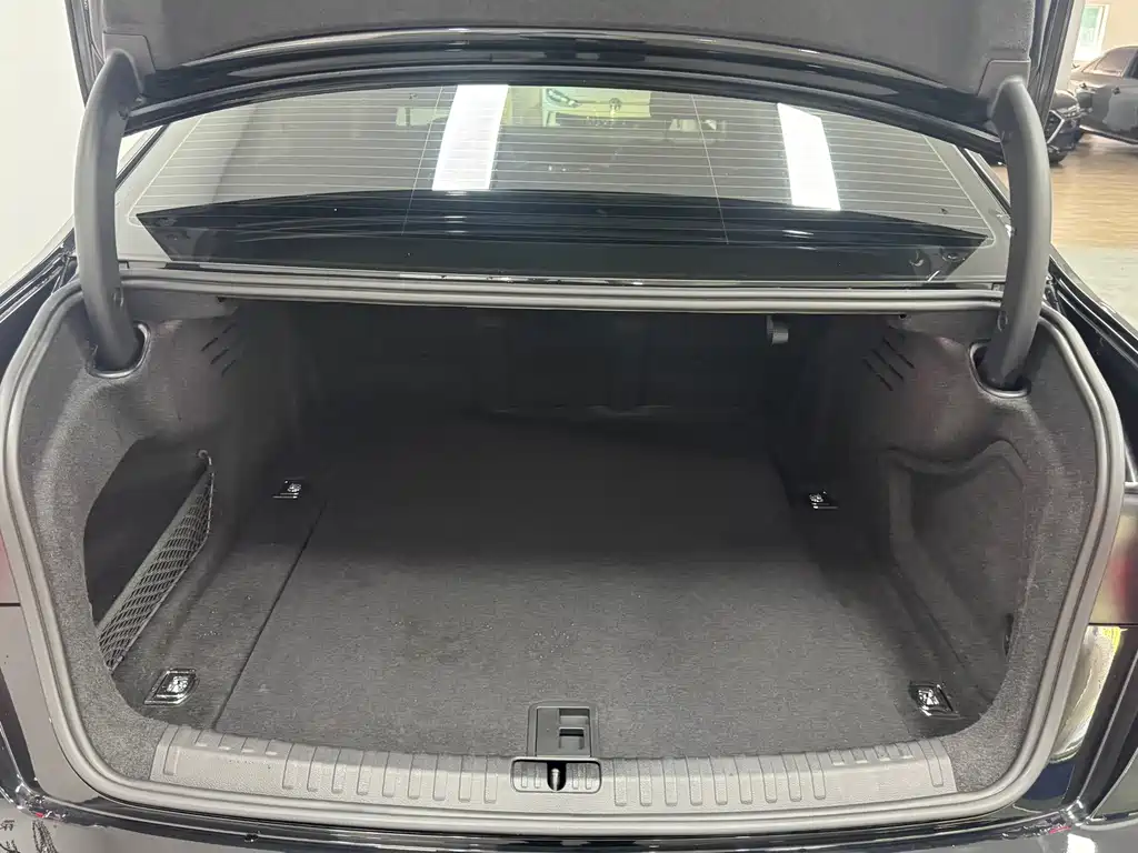 Audi A6L — миниатюра 15