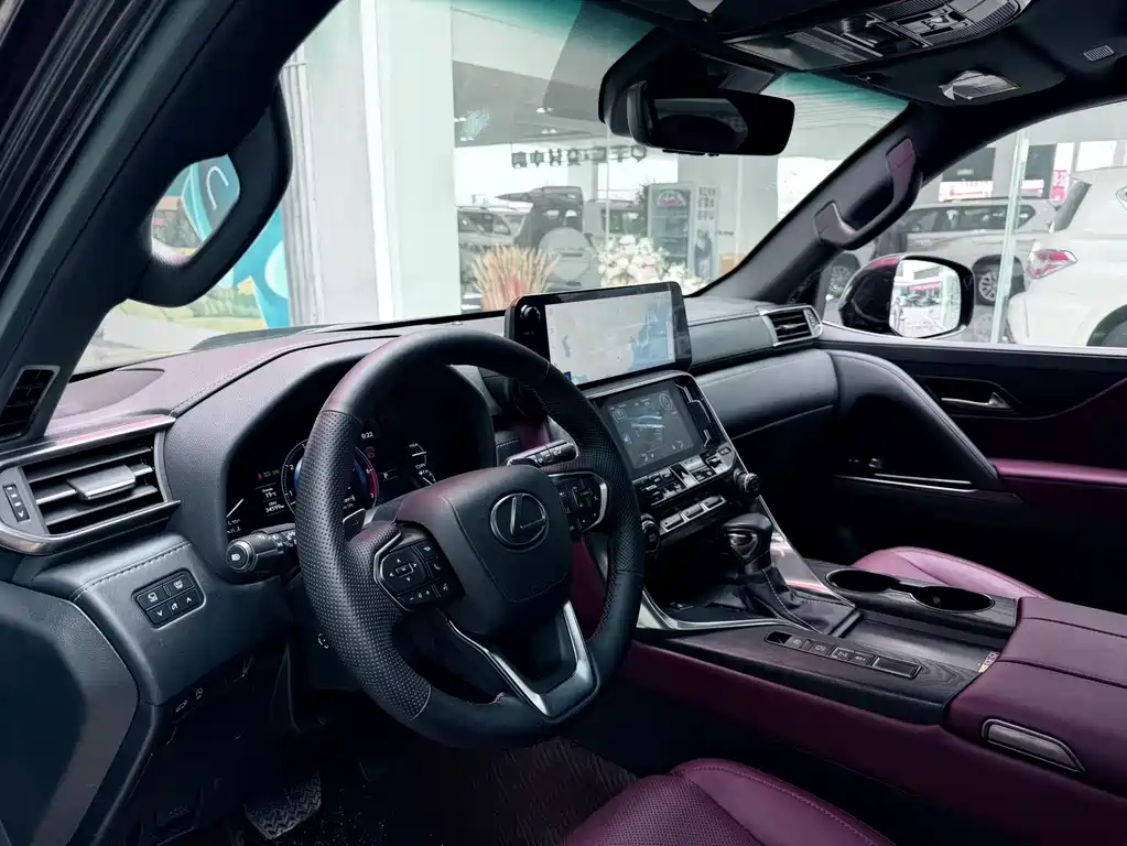 Lexus LX 2023 600