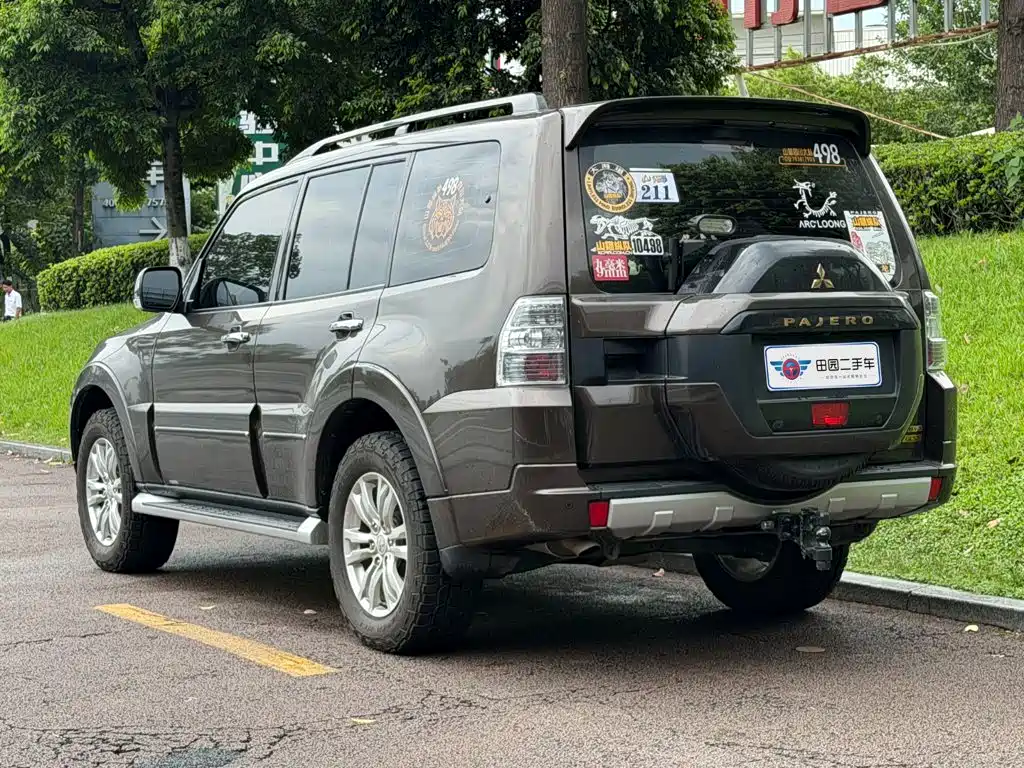 Mitsubishi Pajero (Import) — миниатюра 4