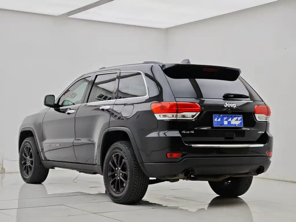 Jeep Grand Cherokee (Import) — миниатюра 8