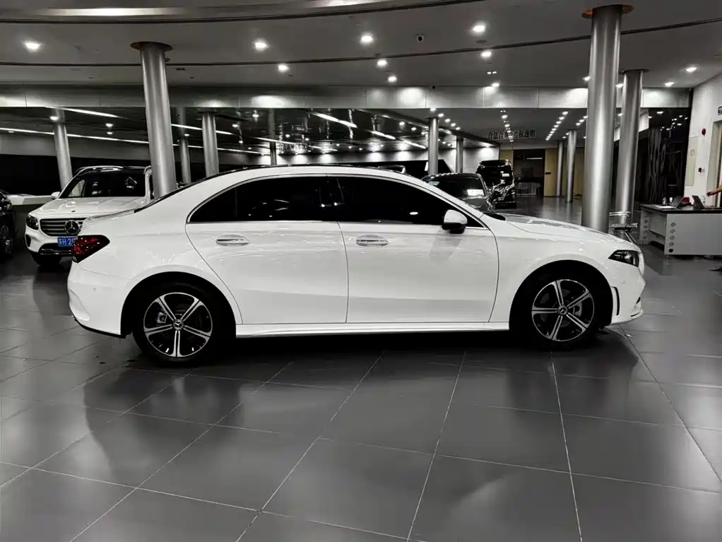 Mercedes-Benz A-Class — миниатюра 6