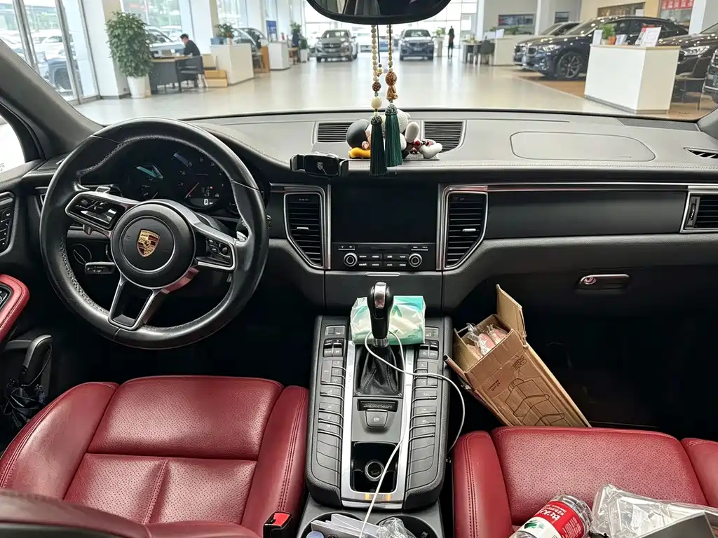 Porsche Macan — миниатюра 4