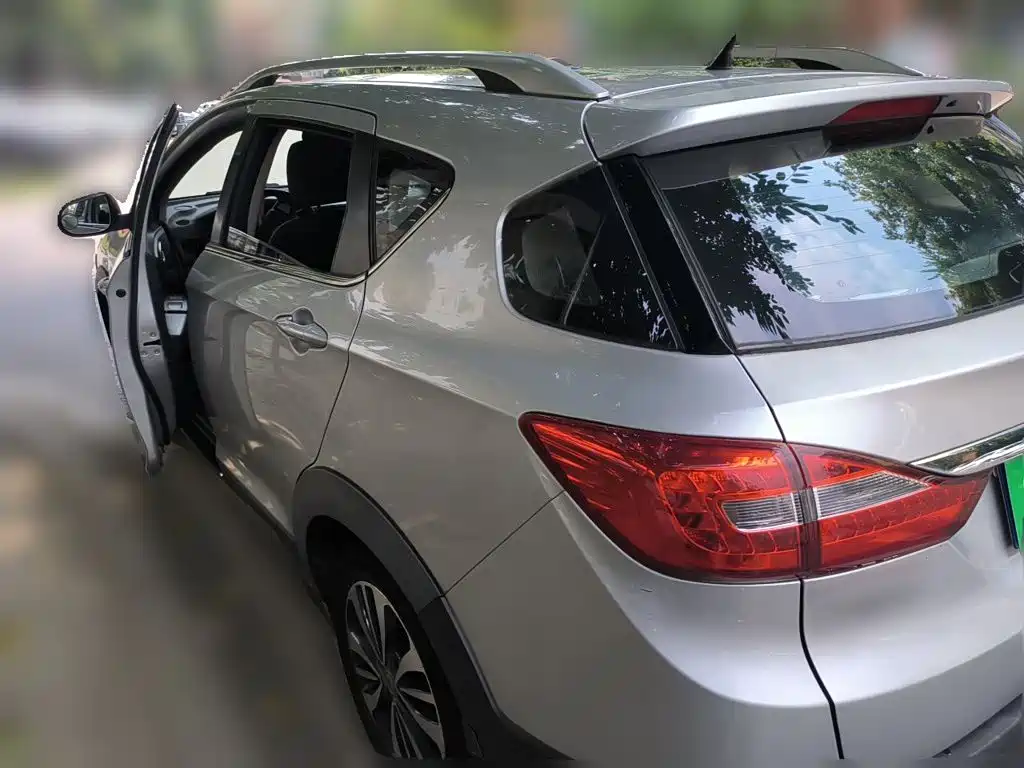 Dongfeng AX3 2016 1.4T MT