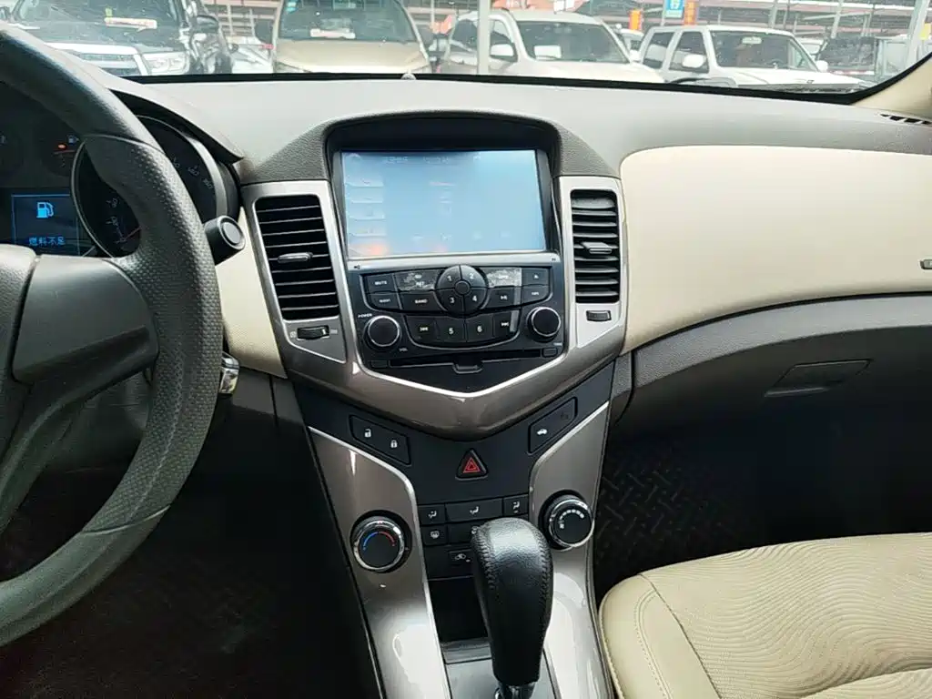 Chevrolet Cruze — миниатюра 13