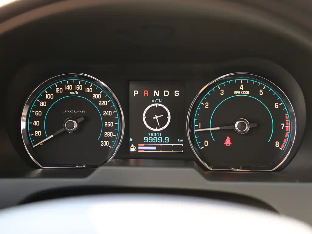 Jaguar XF — миниатюра 6