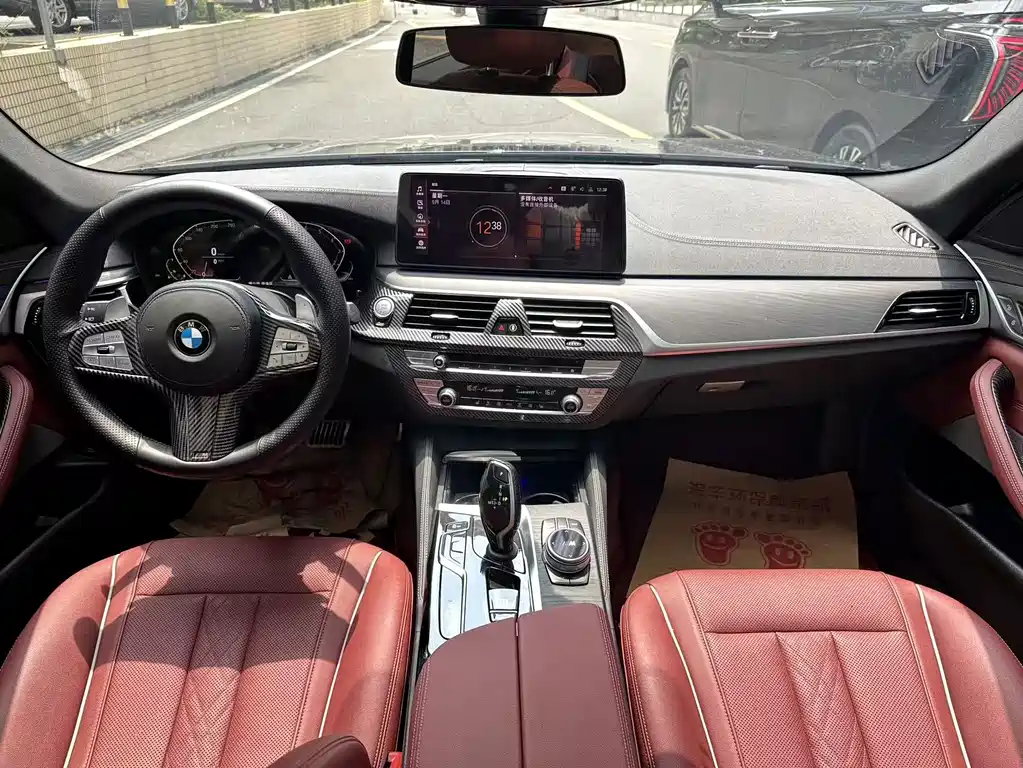 BMW 5 Series — миниатюра 7