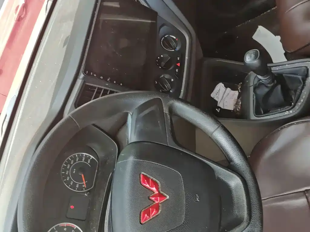 Wuling Hongguang V — миниатюра 8