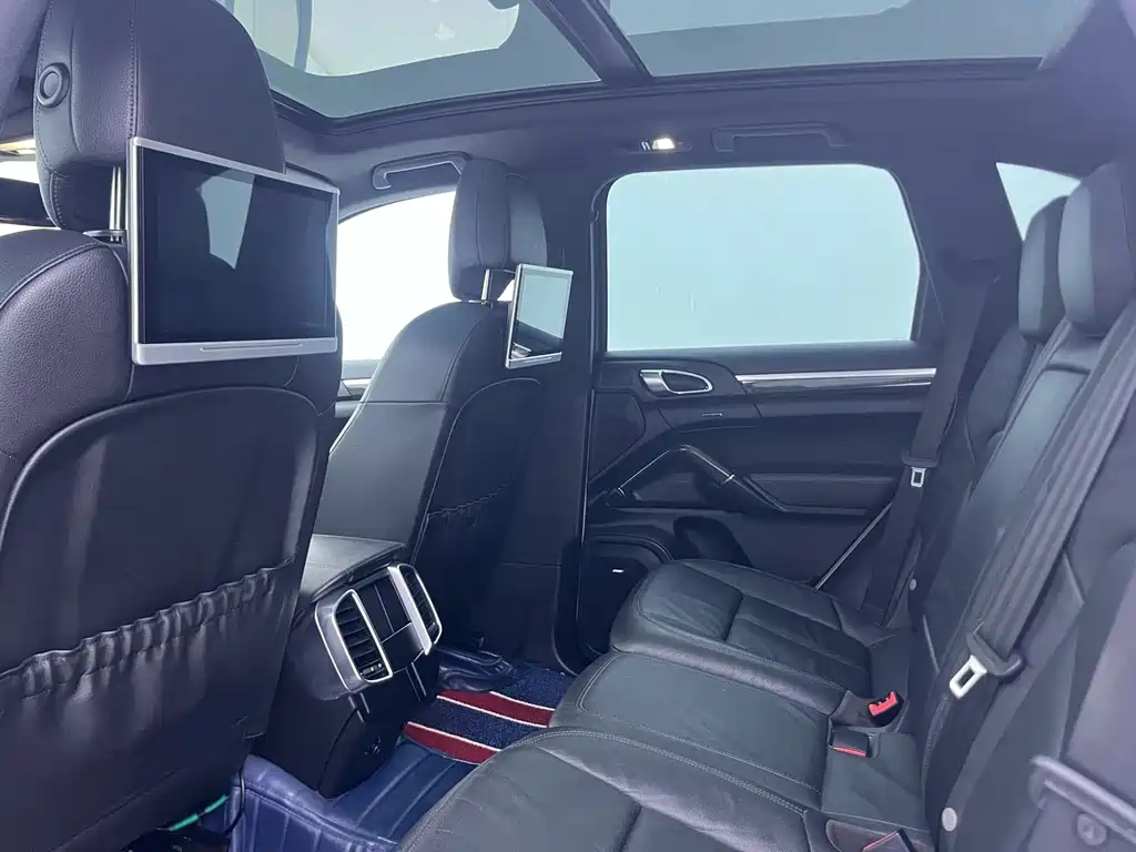 Porsche Cayenne — миниатюра 6