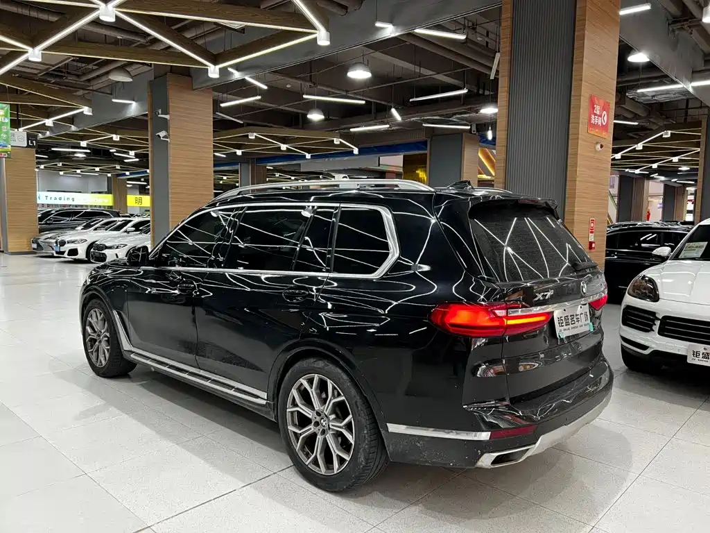 BMW X7 — миниатюра 13