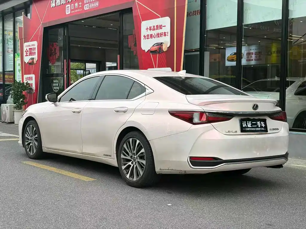 Lexus ES — миниатюра 3
