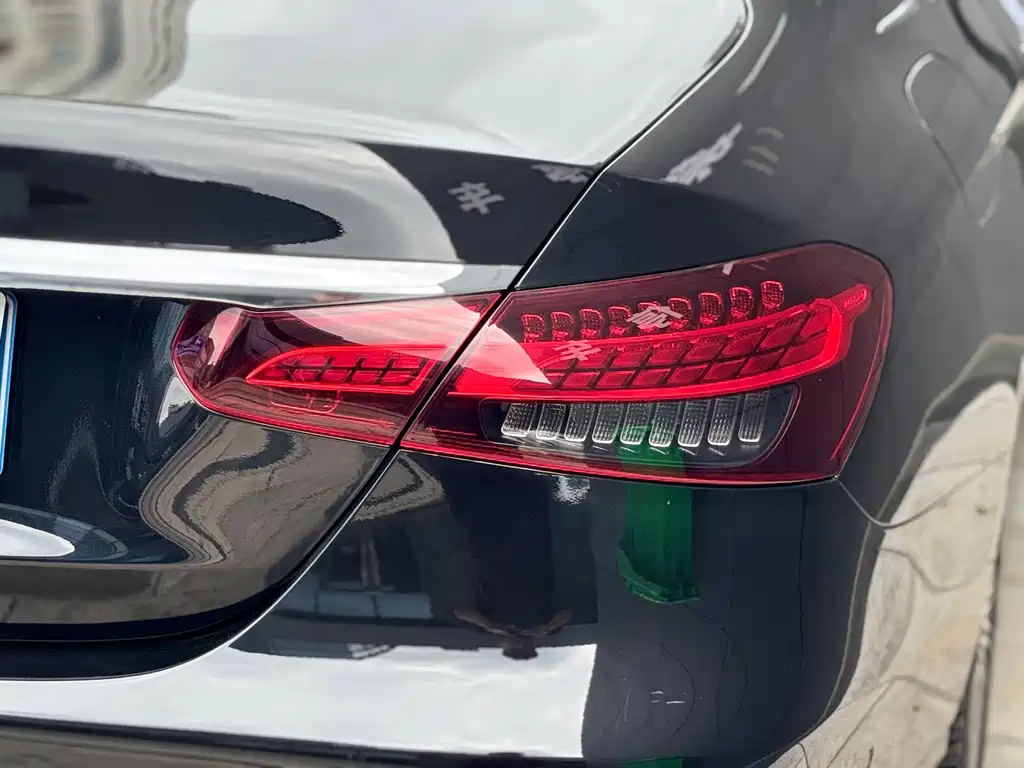 Mercedes-Benz E-Class — миниатюра 15